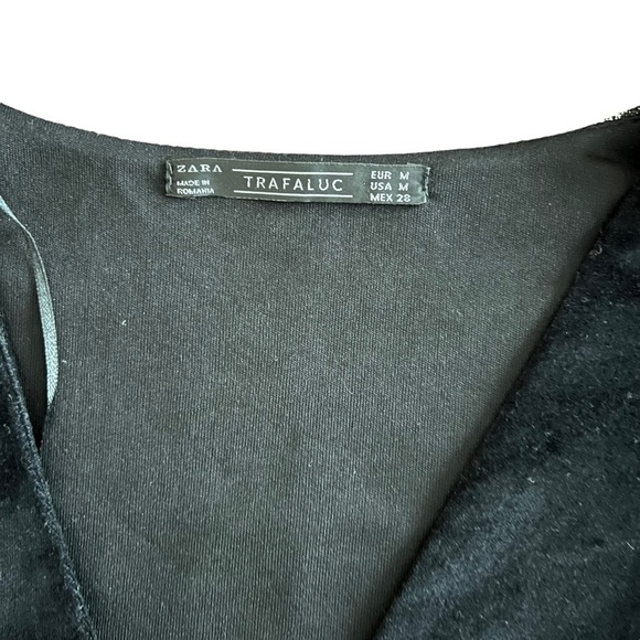 Zara - Black Velvet V-neck Pattern A-line
Mini Dress Sz Medium - Picture 6 of 6